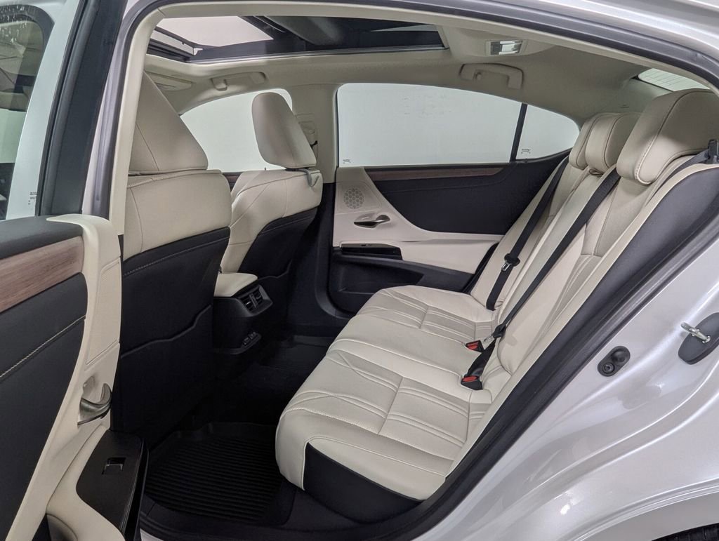 Used 2024 Lexus ES 350 Luxury w/ Technology Package image 24