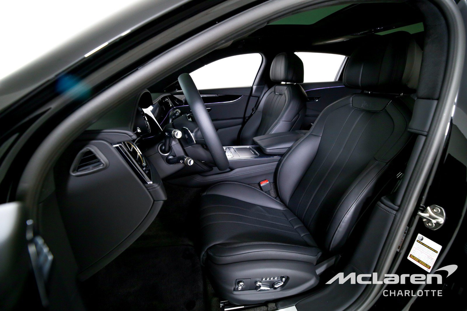Used 2025 Bentley Flying Spur Plug-In Hybrid AWD/4WD image 11