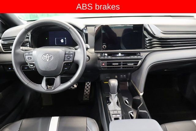 Used 2025 Toyota Camry SE image 16