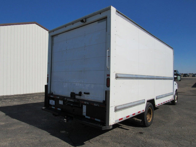 Used 2022 Ford E-350 and Econoline 350 Super Duty image 3