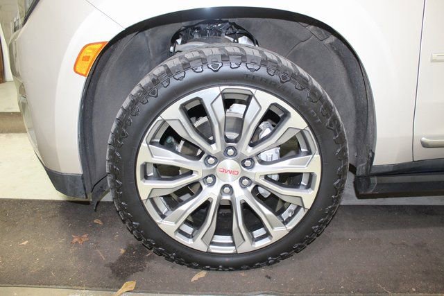 Used 2021 GMC Yukon Denali w/ Denali Premium Package image 19