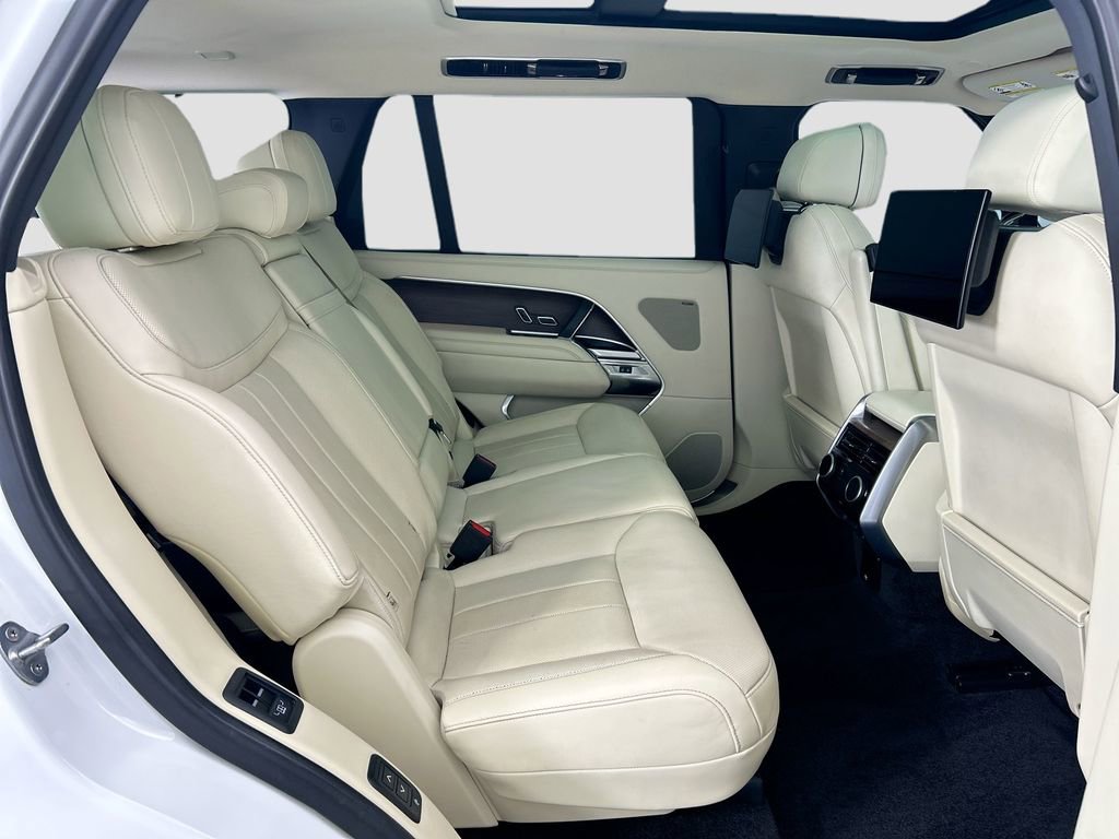 Certified 2023 Land Rover Range Rover Long Wheelbase SE AWD/4WD image 21