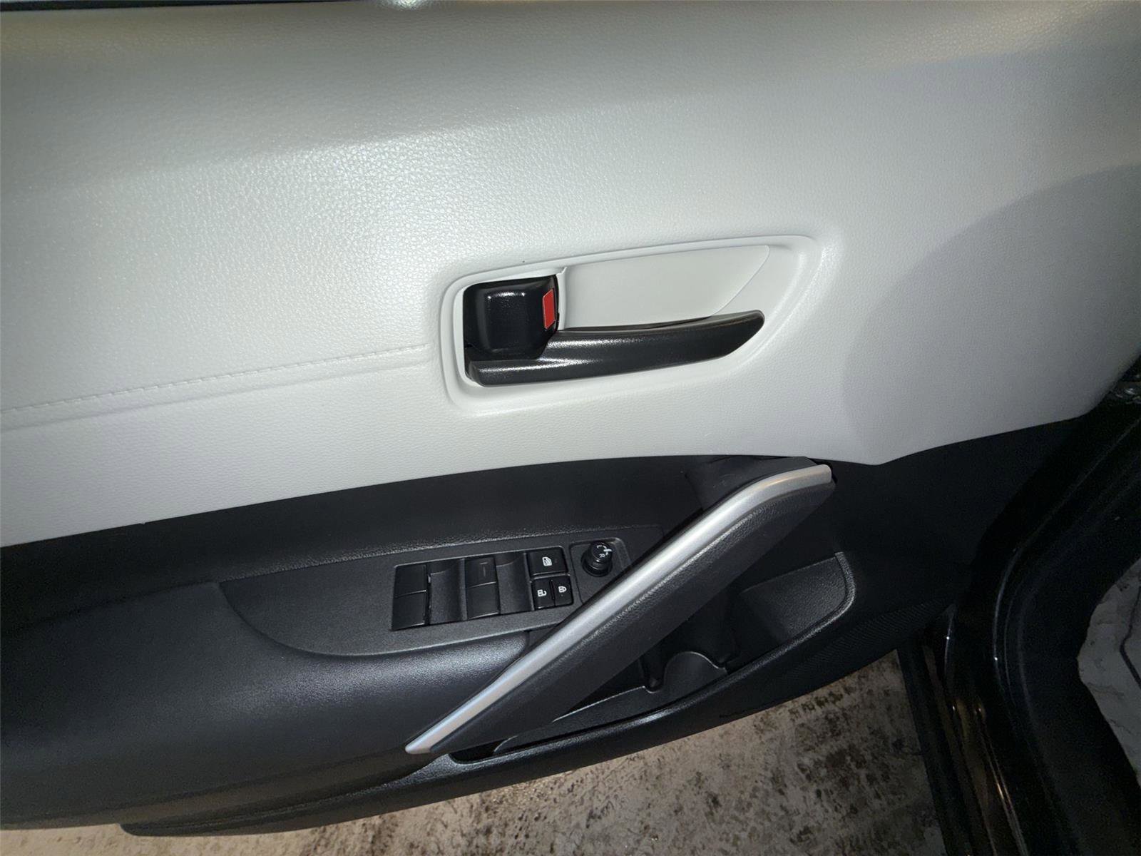 Used 2023 Toyota Corolla Cross L image 15