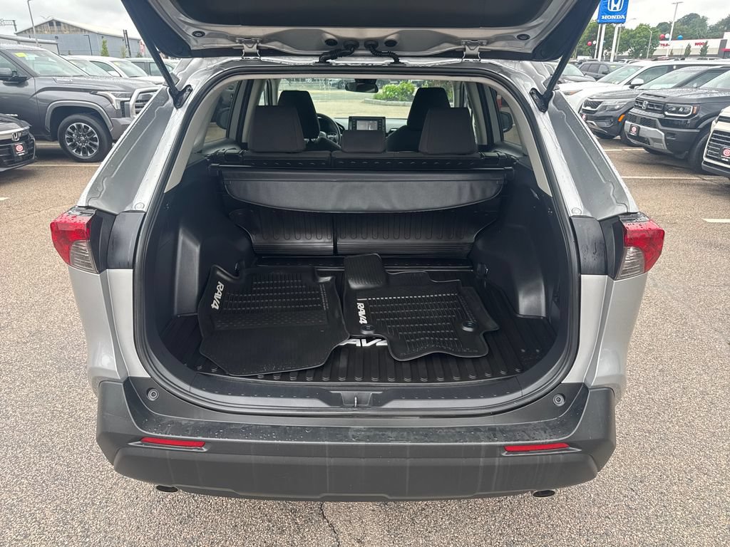 Used 2019 Toyota RAV4 LE w/ All Weather Liner Package AWD/4WD image 7