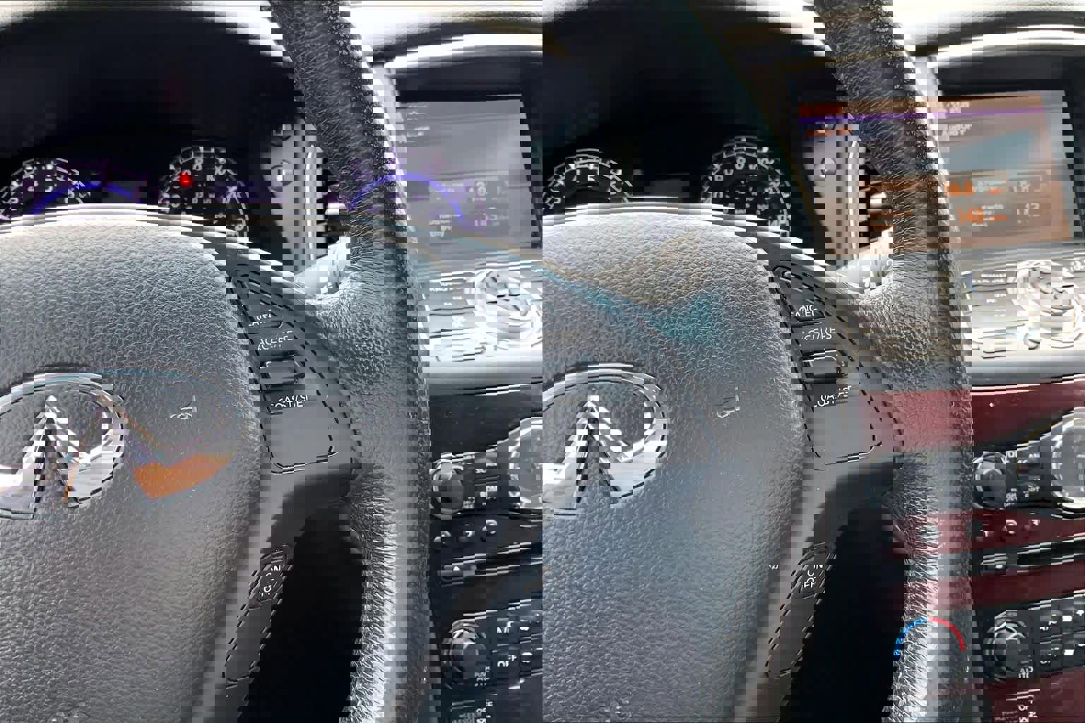 Used 2017 INFINITI QX50 w/ Premium Package image 25