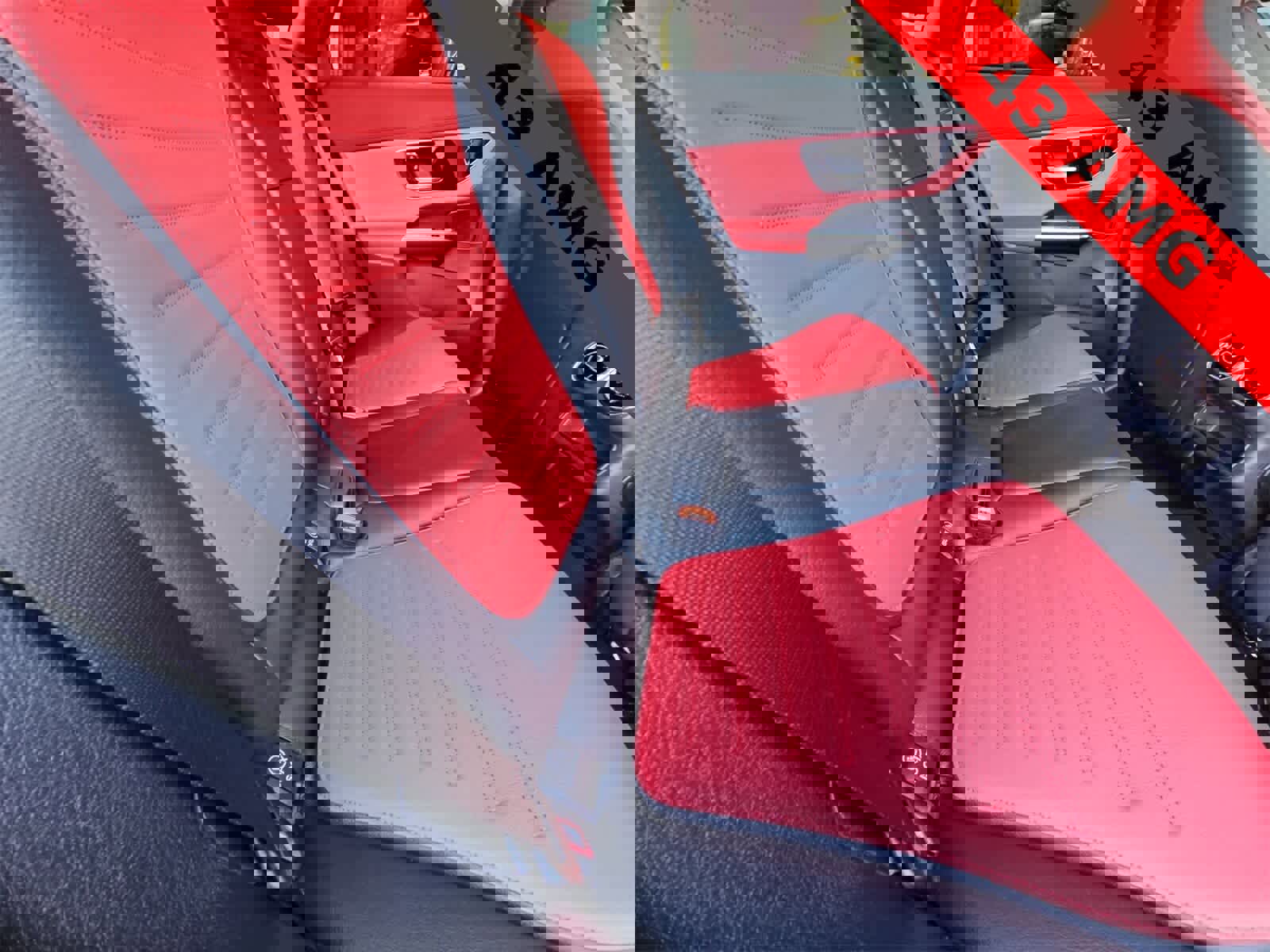 Used 2024 Mercedes-Benz GLC 43 AMG 4MATIC image 17