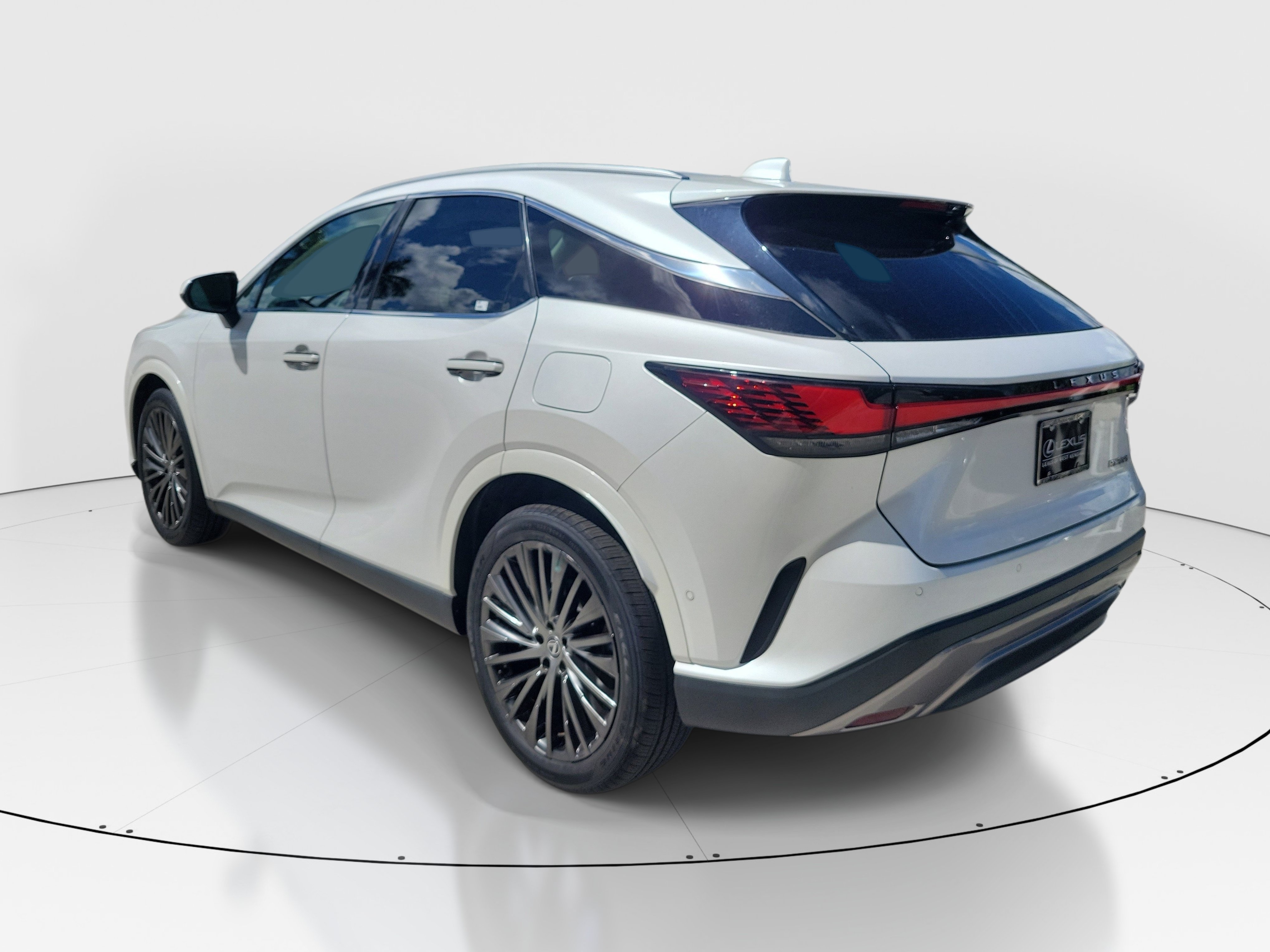 Used 2023 Lexus RX 350 FWD w/ Cold Area Package image 7