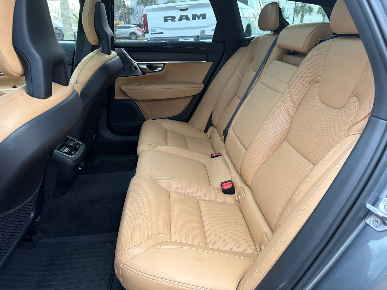 Used 2018 Volvo V90 T6 Cross Country w/ Convenience Package image 23