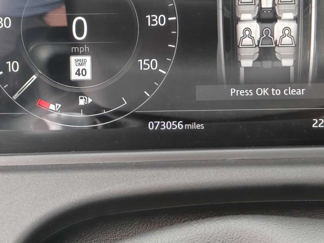 Used 2018 Land Rover Range Rover Velar R-Dynamic SE AWD/4WD image 37