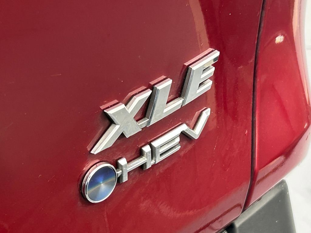 Used 2025 Toyota RAV4 XLE image 39