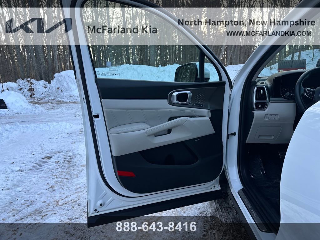 Used 2023 Kia Sorento SX Prestige image 12
