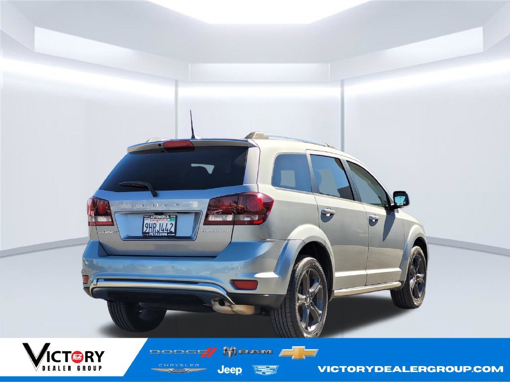 Used 2020 Dodge Journey Crossroad FWD image 4