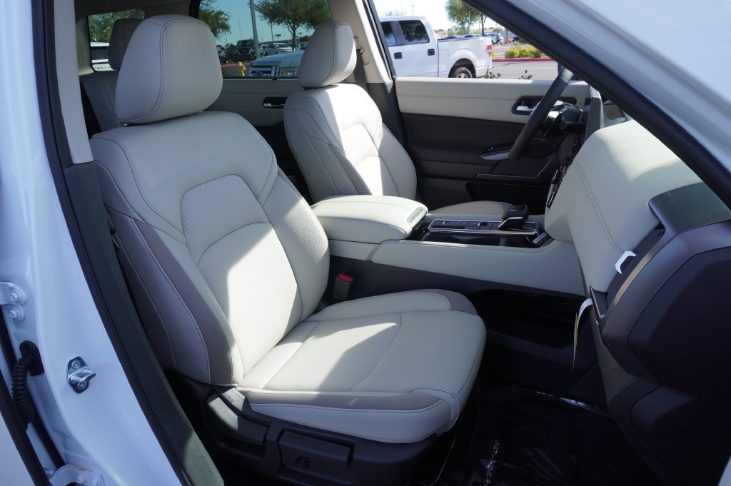 New 2026 Nissan Pathfinder SL FWD image 13