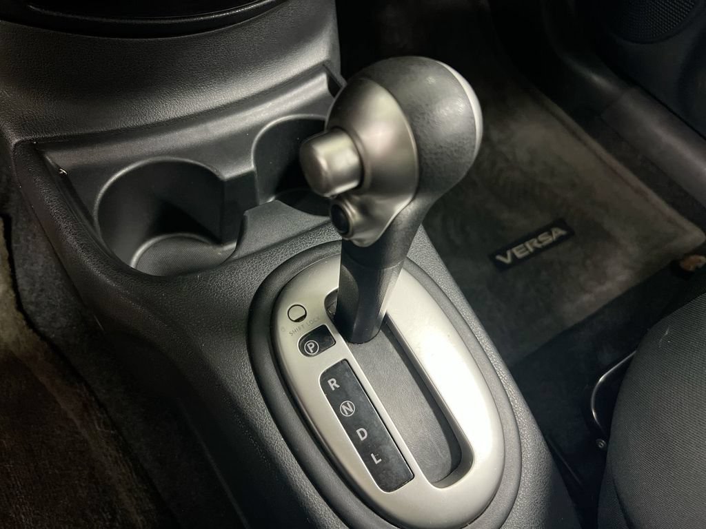 Used 2015 Nissan Versa Note SV FWD image 16