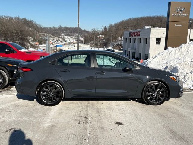 Used 2025 Toyota Corolla SE w/ Convenience Package image 8