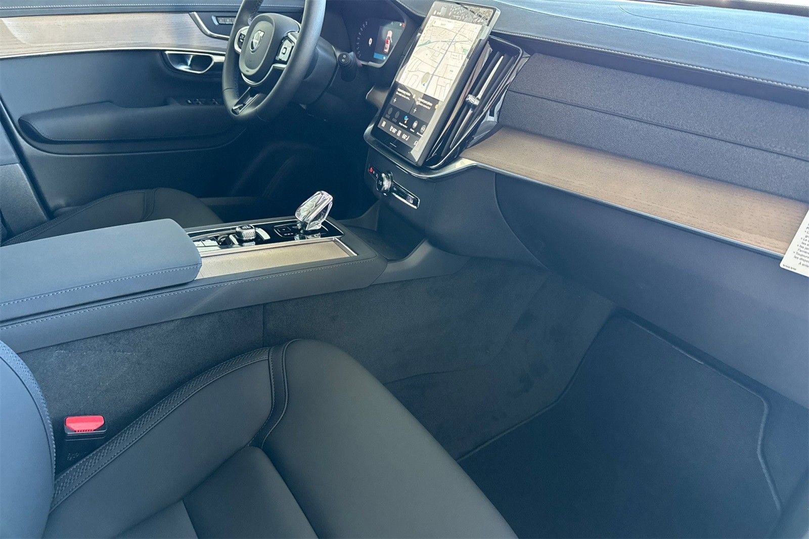 New 2026 Volvo XC90 B6 Core w/ Protection Package image 16