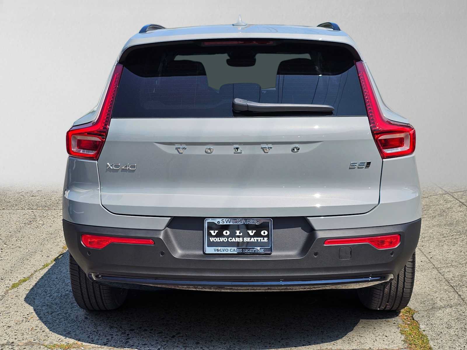 New 2026 Volvo XC40 B5 Plus w/ Protection Package Premier AWD/4WD image 3