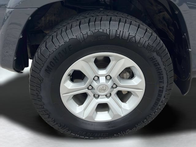 Used 2024 Toyota 4Runner SR5 AWD/4WD image 9