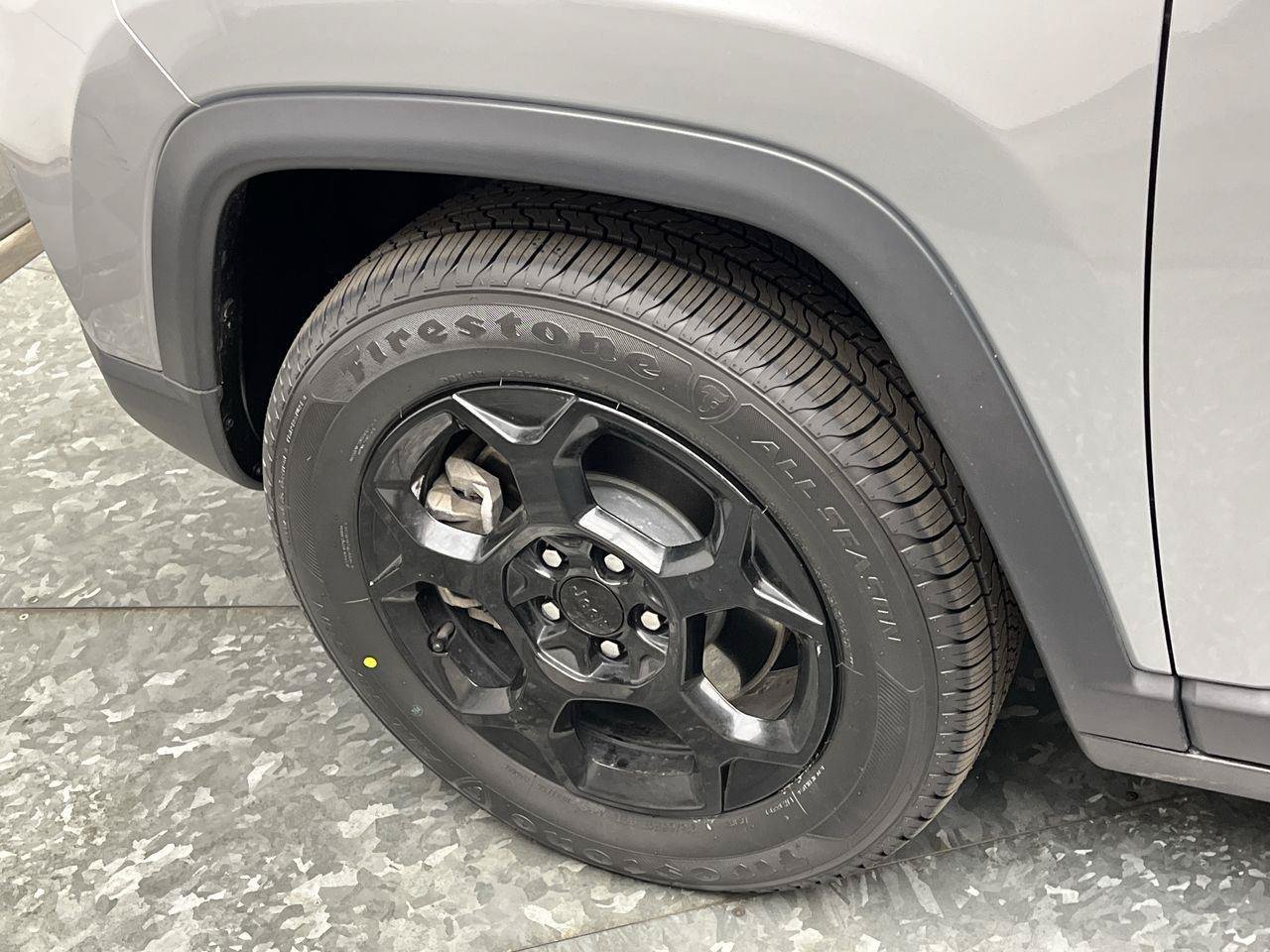 Used 2023 Jeep Compass Trailhawk AWD/4WD image 28