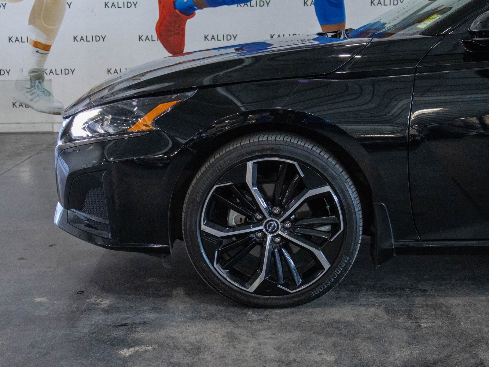 Used 2023 Nissan Altima 2.5 SR w/ SR Premium Package image 17