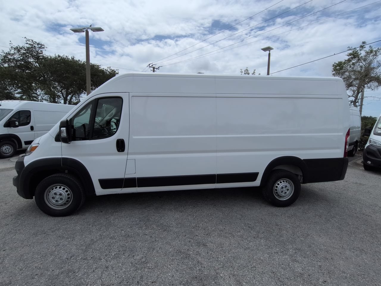 Used 2025 RAM ProMaster 3500 w/ Convenience Group FWD image 8