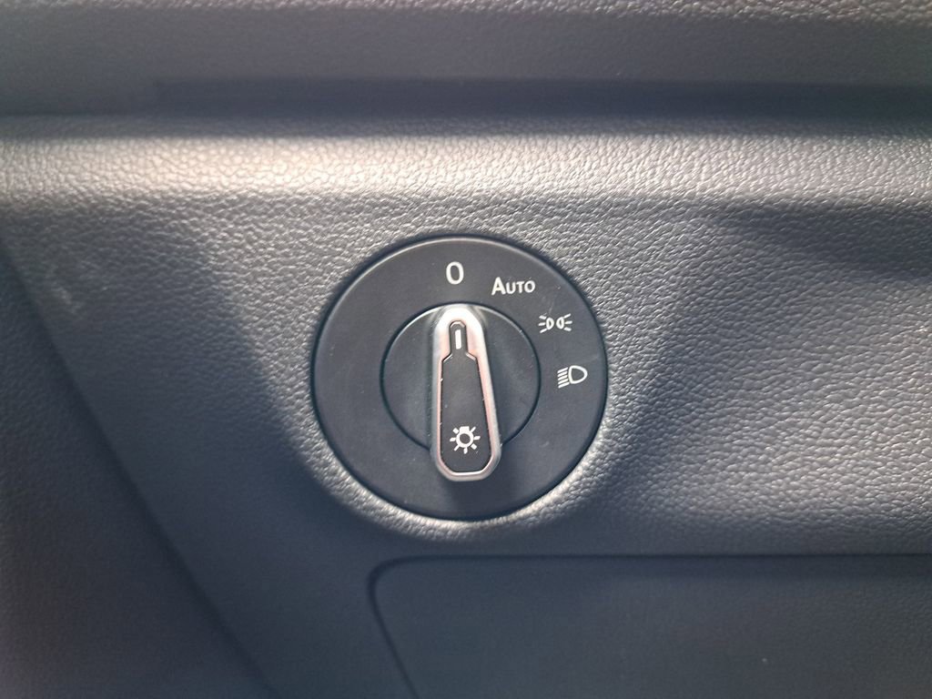 Used 2024 Volkswagen Jetta SE image 26