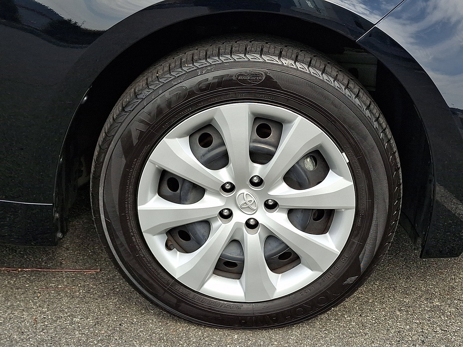 Certified 2025 Toyota Corolla LE AWD/4WD image 8