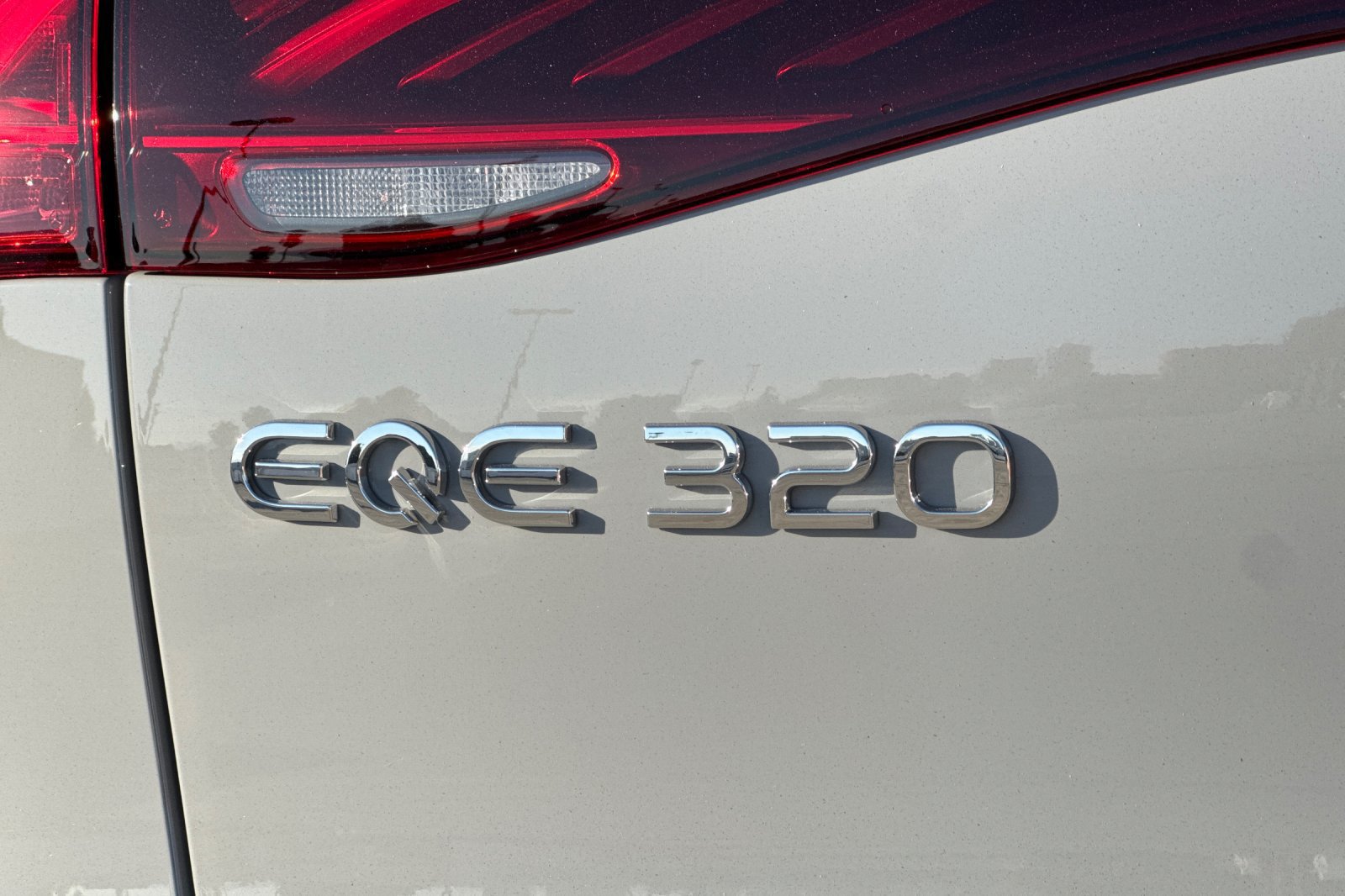 New 2027 Mercedes-Benz EQE 320 4MATIC SUV image 27