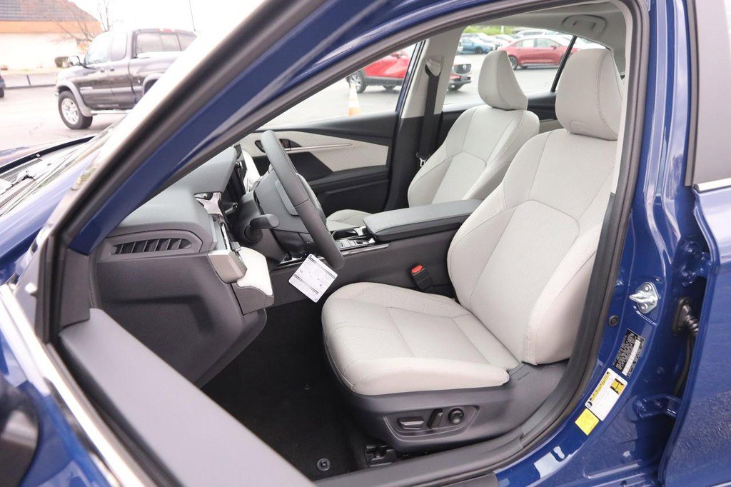 Used 2026 Toyota Camry XLE w/ Premium Plus Package image 8