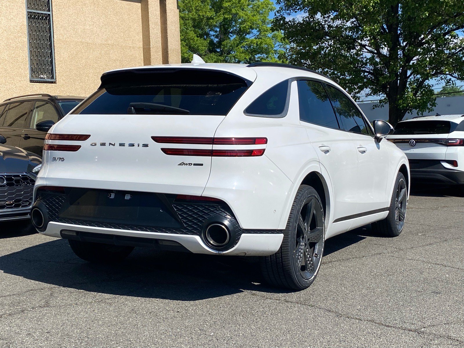 Used 2022 Genesis GV70 3.5T Sport w/ Sport Prestige Package AWD/4WD image 2