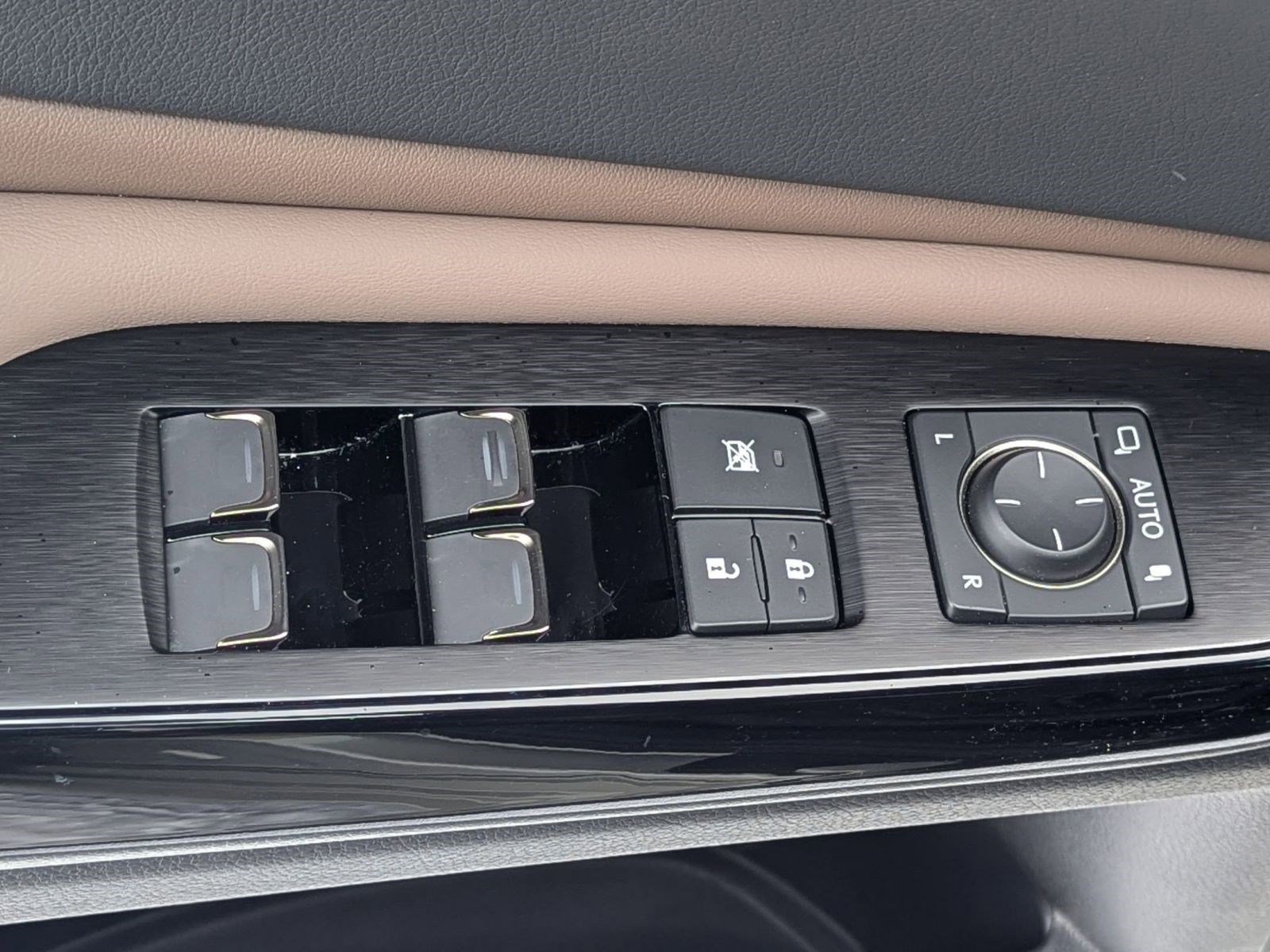 Certified 2025 Lexus ES 300h w/ Luxury Package image 22