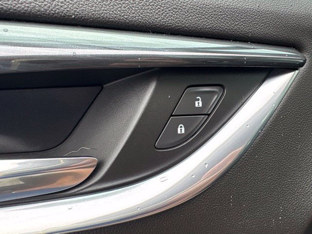 Used 2024 Buick Enclave Essence w/ Experience Buick Package AWD/4WD image 14