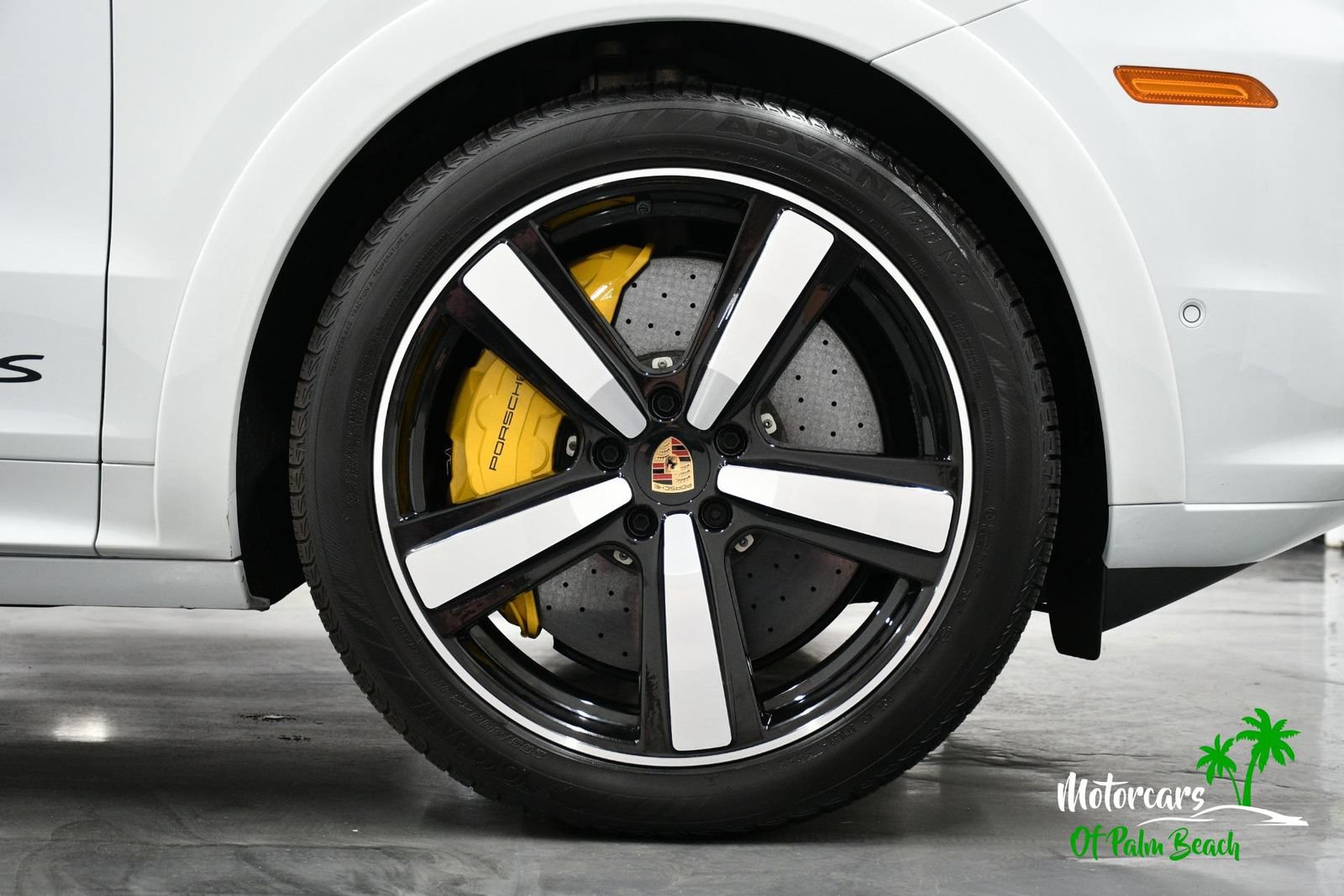 Used 2025 Porsche Cayenne GTS AWD/4WD image 24