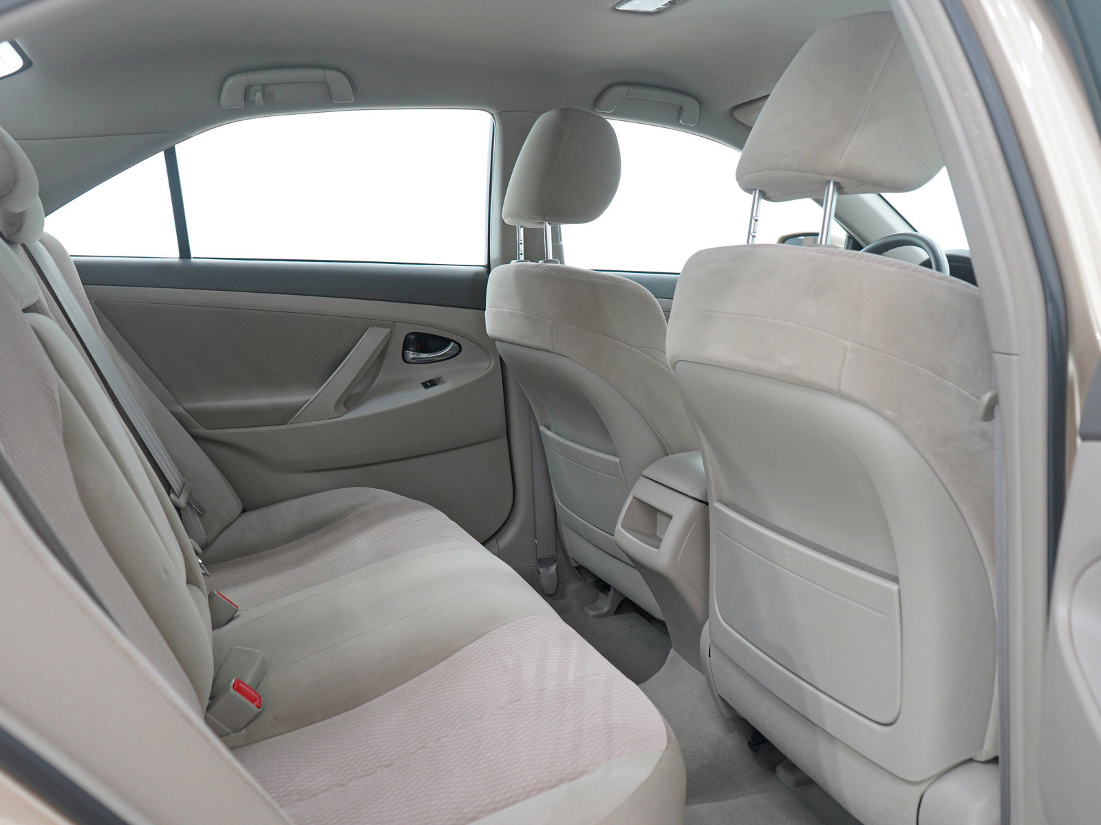 Used 2010 Toyota Camry LE FWD image 12