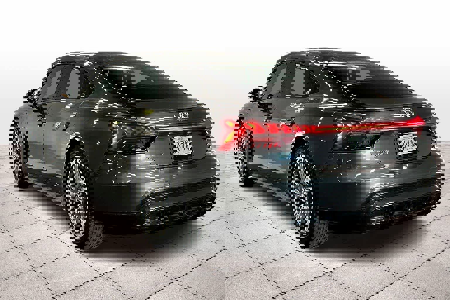 Used 2022 Audi e-tron GT Premium Plus image 14