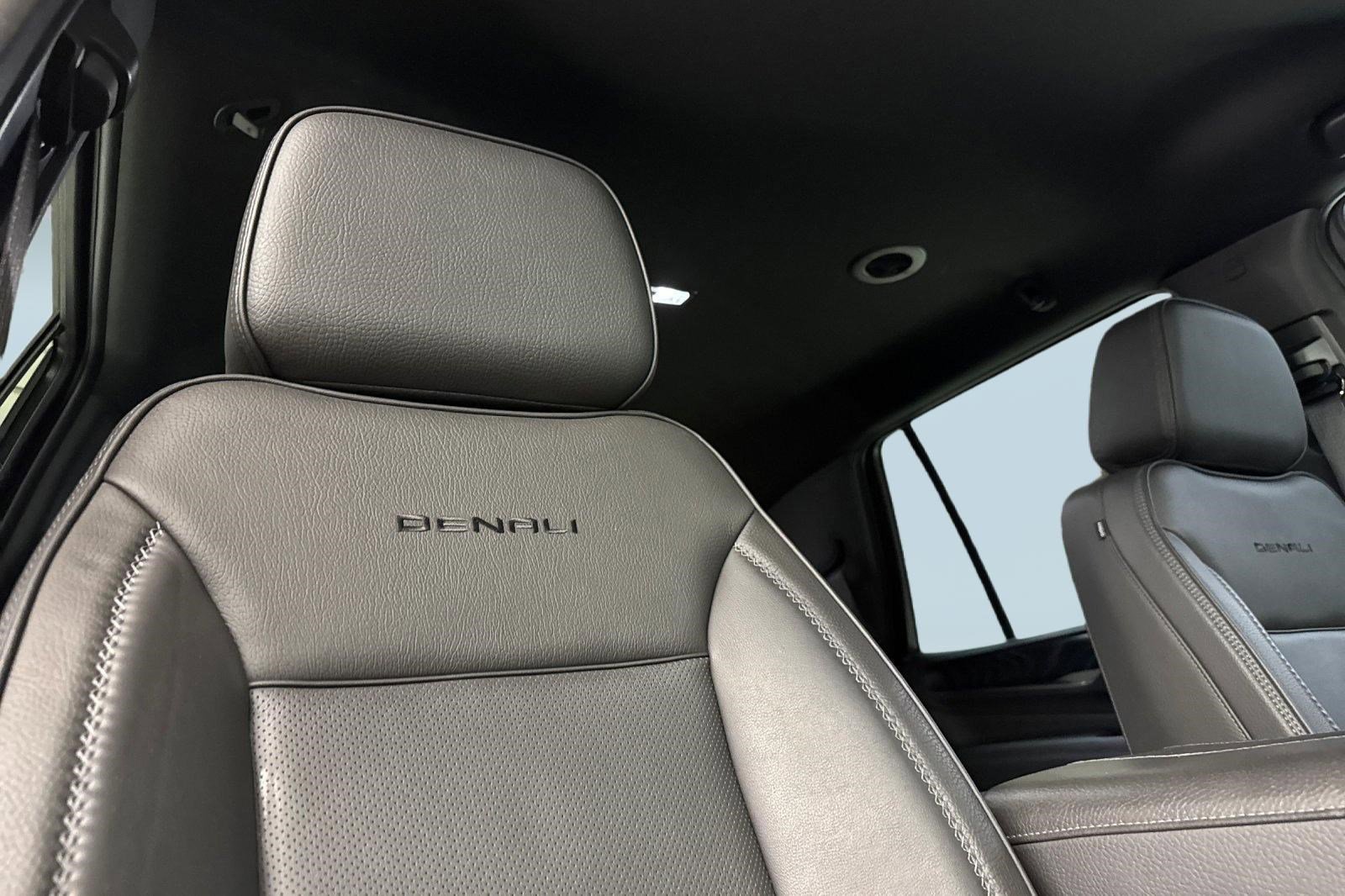 Used 2022 GMC Yukon Denali w/ Advanced Technology Package image 26