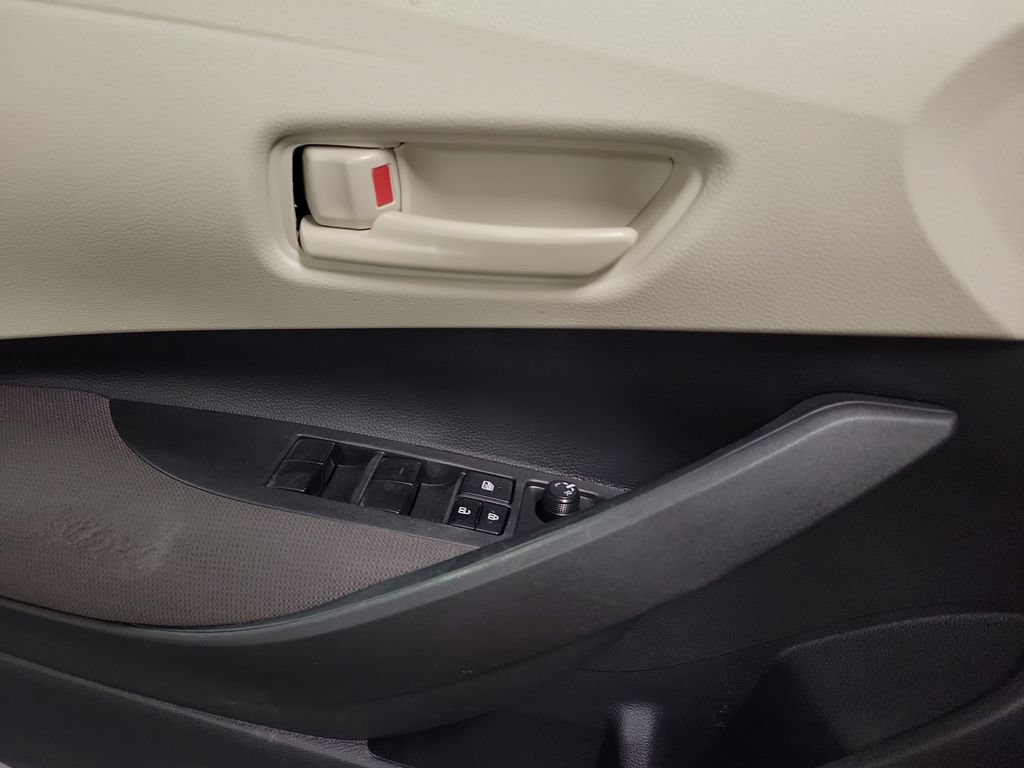 Used 2025 Toyota Corolla LE FWD image 18