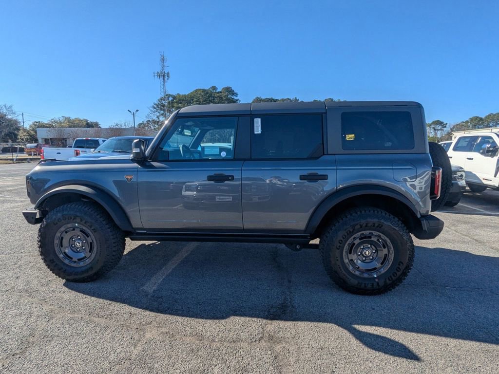 New 2025 Ford Bronco Badlands image 7