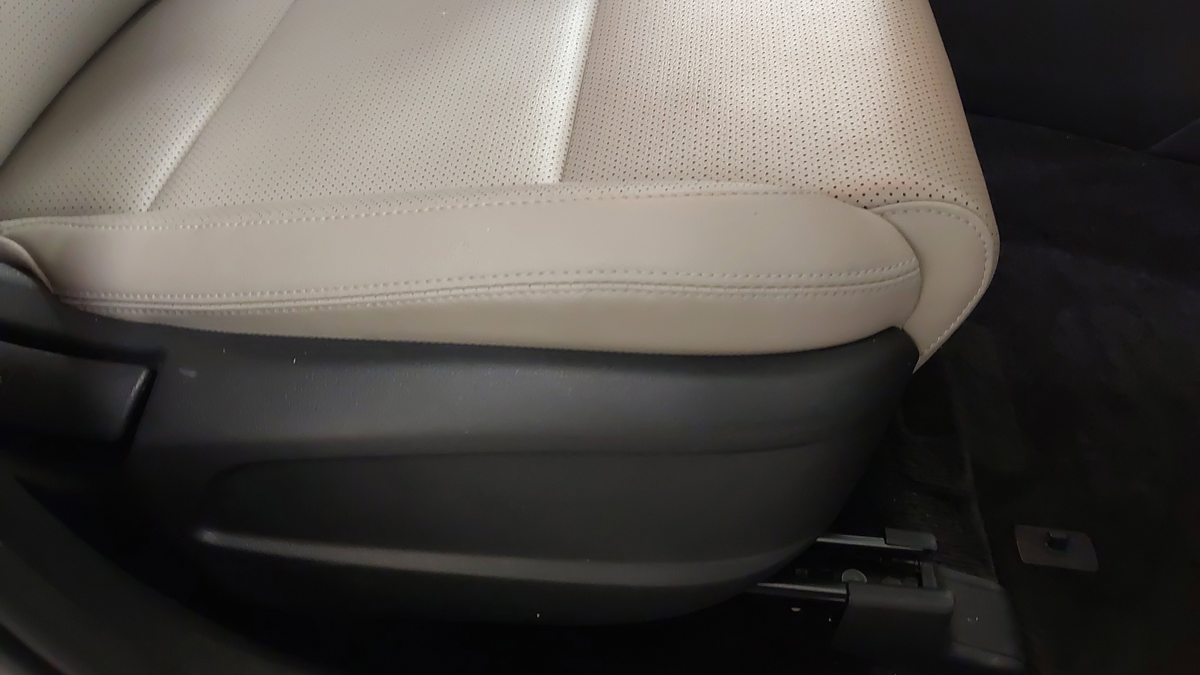 Used 2020 Kia Sportage EX image 28