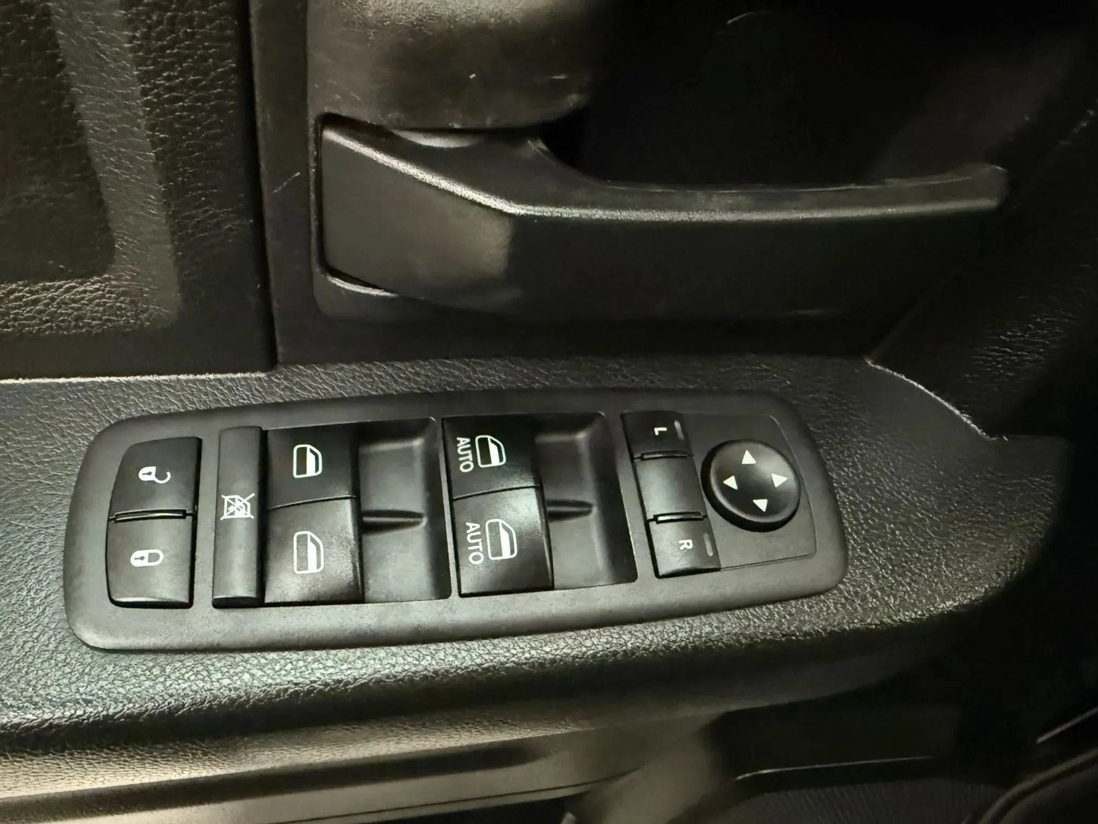 Used 2018 RAM 1500 Express w/ Express Value Package AWD/4WD image 23