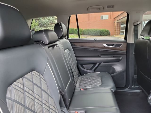Used 2024 Volkswagen Atlas SEL Premium R-Line image 26