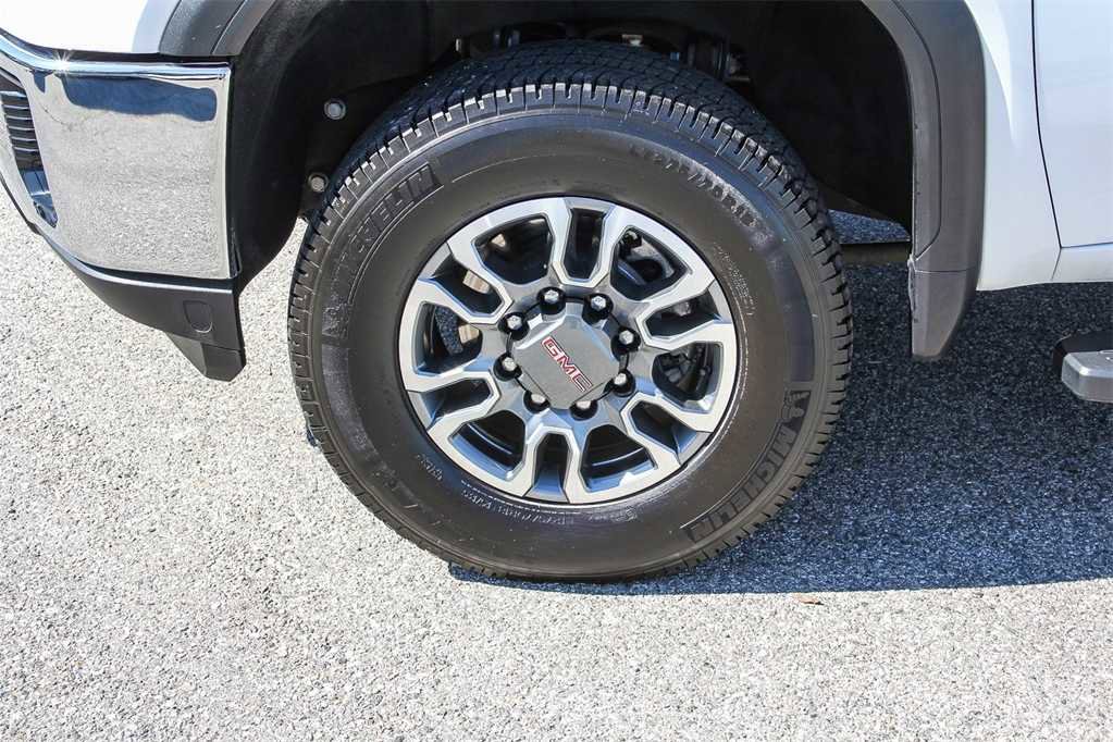 Used 2022 GMC Sierra 2500 SLE w/ SLE Value Package; image 9