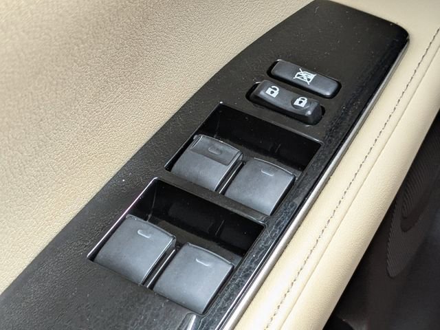 Used 2016 Lexus ES 350 w/ Luxury Package w/Wood Trim image 24