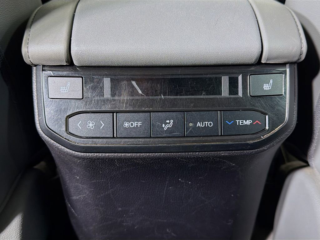 Used 2020 Toyota Highlander Platinum image 22