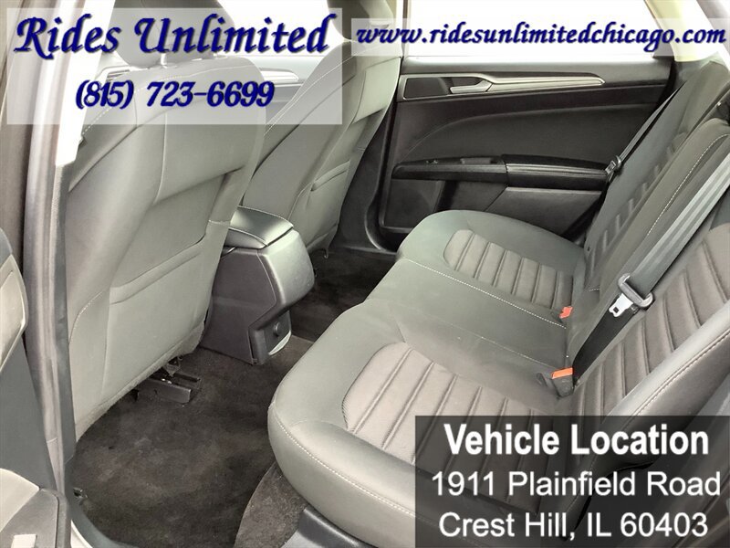 Used 2018 Ford Fusion SE FWD image 25