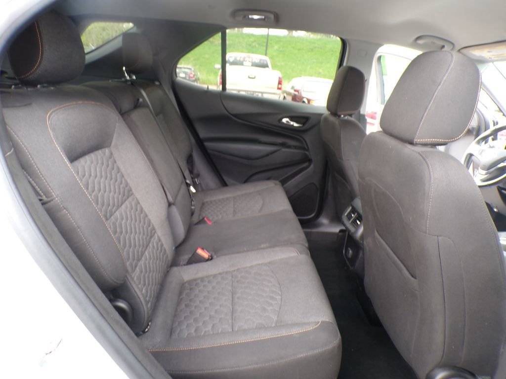 Used 2018 Chevrolet Equinox LT FWD image 16