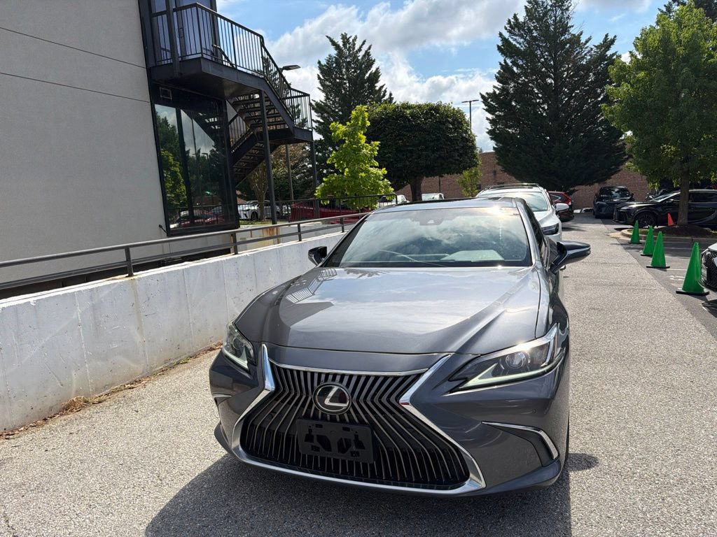 Used 2020 Lexus ES 350 w/ Premium Package FWD image 2