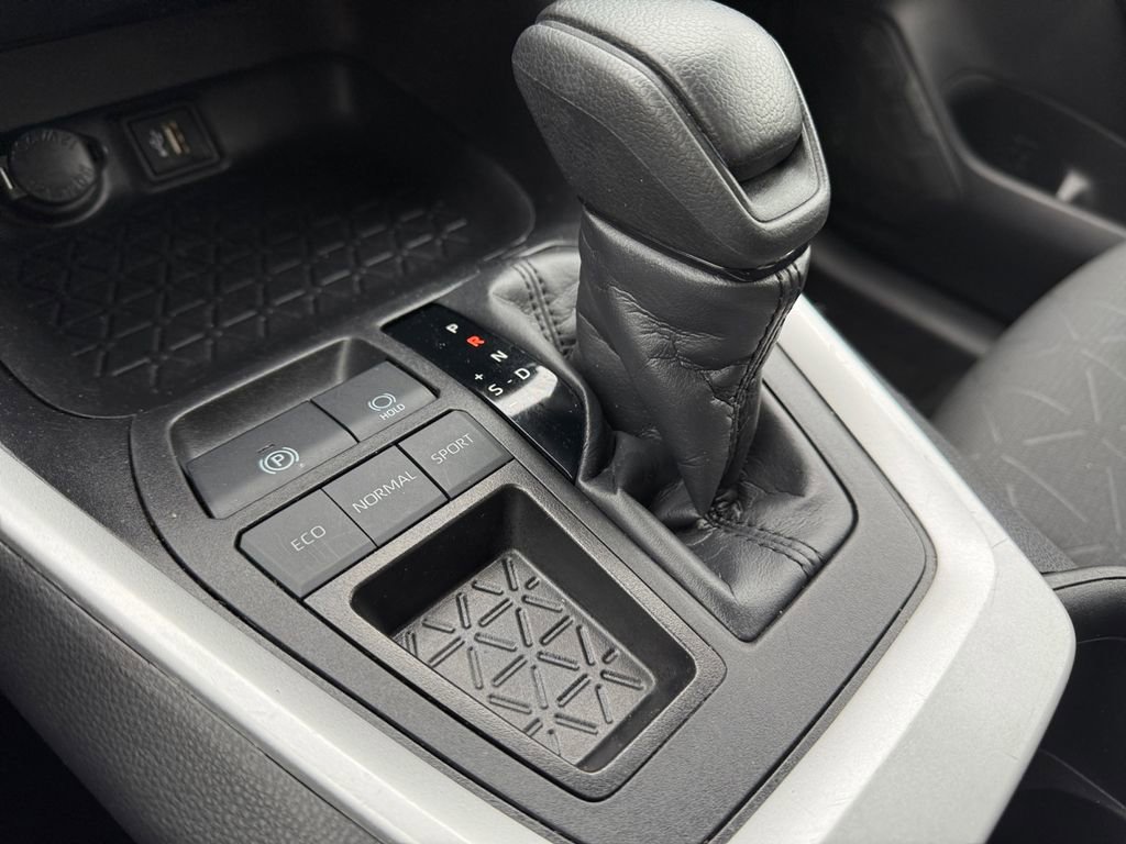 Certified 2024 Toyota RAV4 XLE image 35