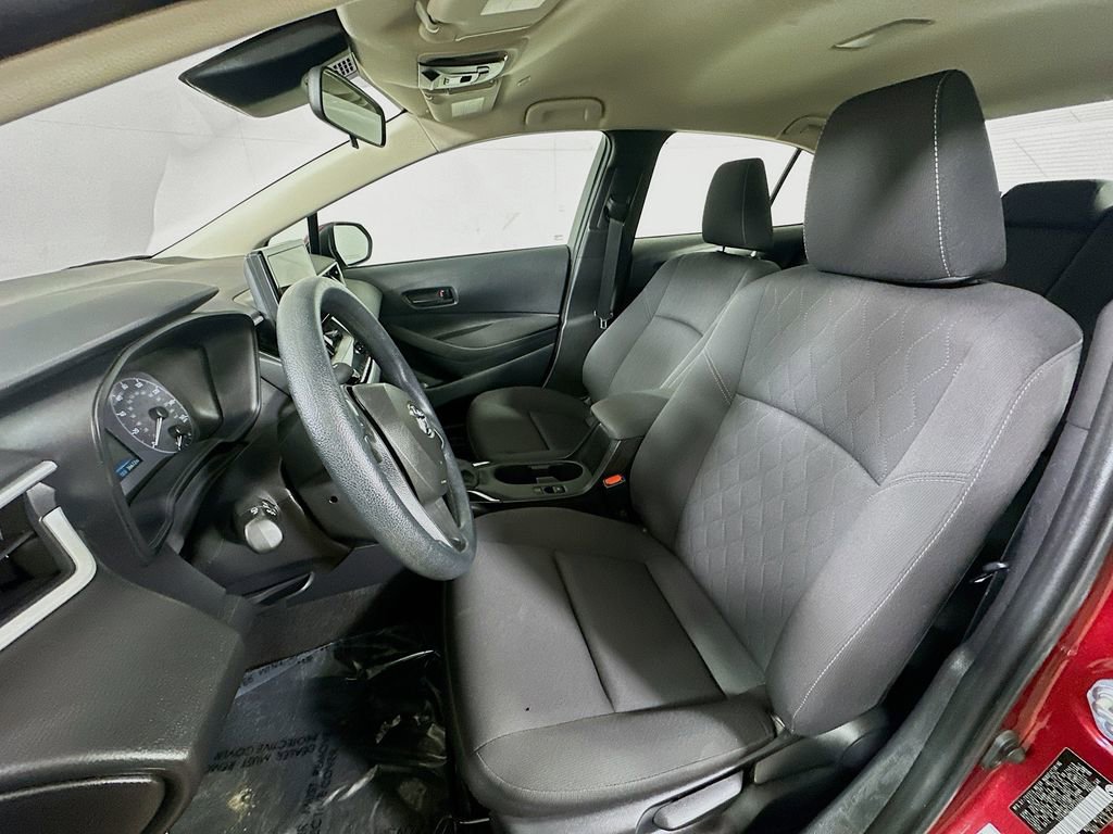 Used 2025 Toyota Corolla LE image 15