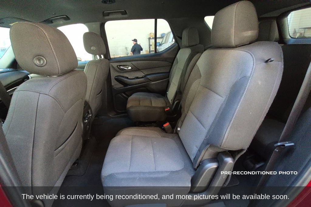 Used 2023 Chevrolet Traverse LT w/ LPO, Roadside Safety Package FWD image 12